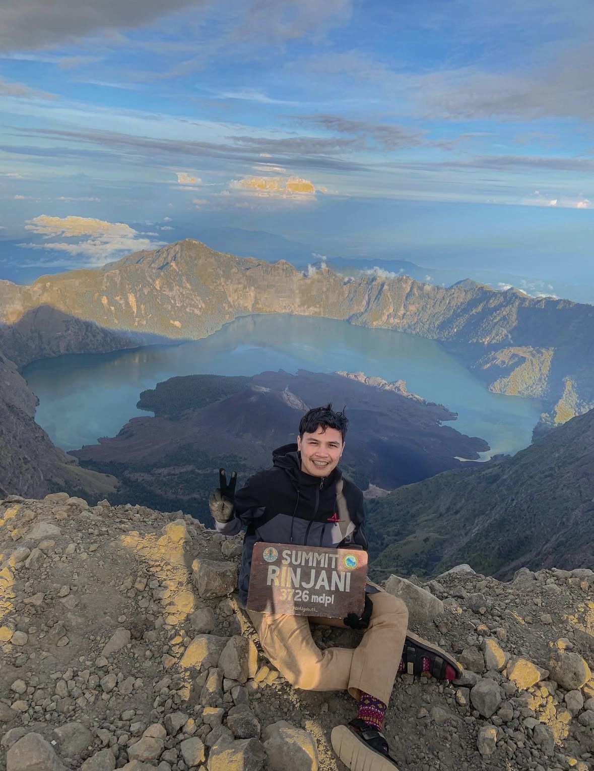 Mount Rinjani Hiking to summit( 2 Days 1 Night )
